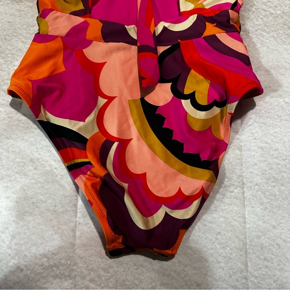 NWT TRINA TURK Fan Faire Plunge One Piece Swimsu - Picture 14 of 15